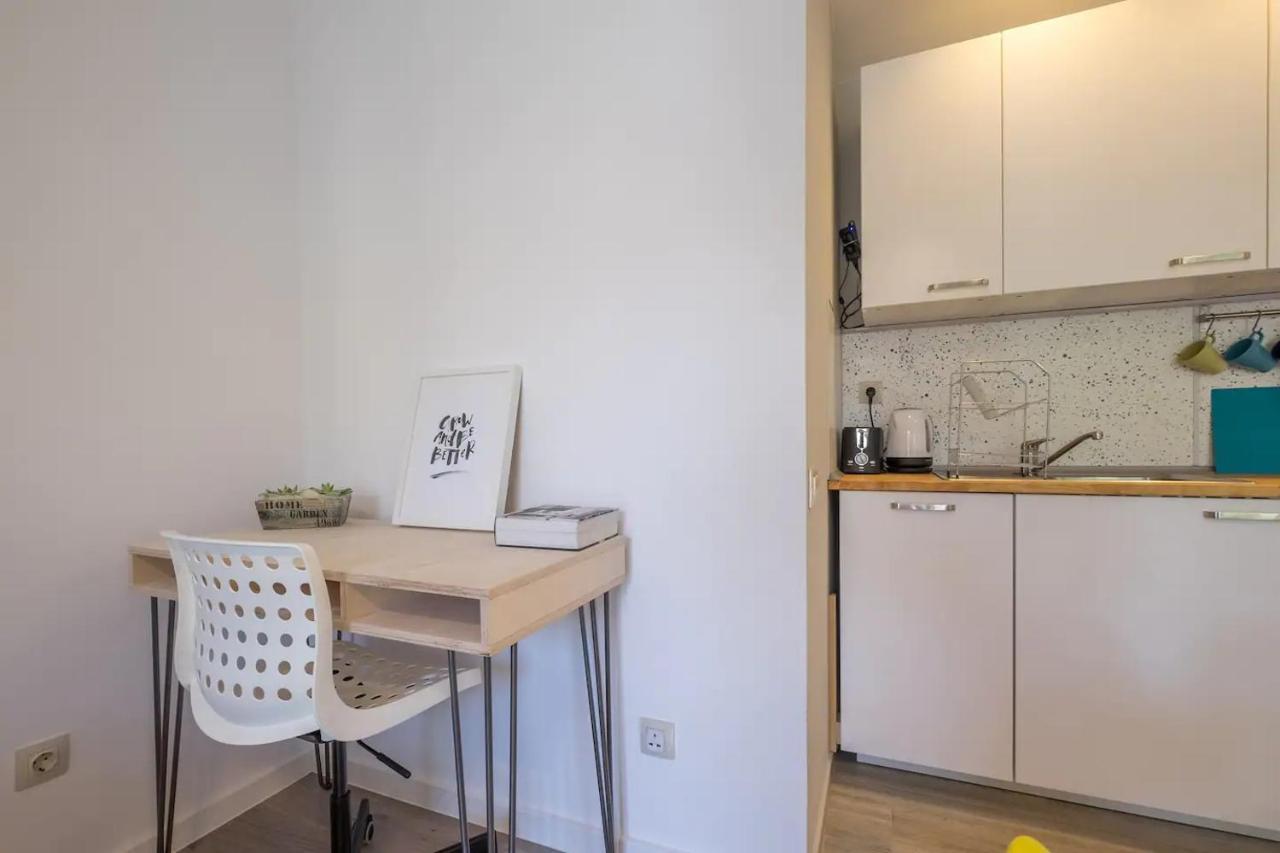 Quiet & Airy Modern Apt. Top Centre Free Parking Sofia Exterior photo